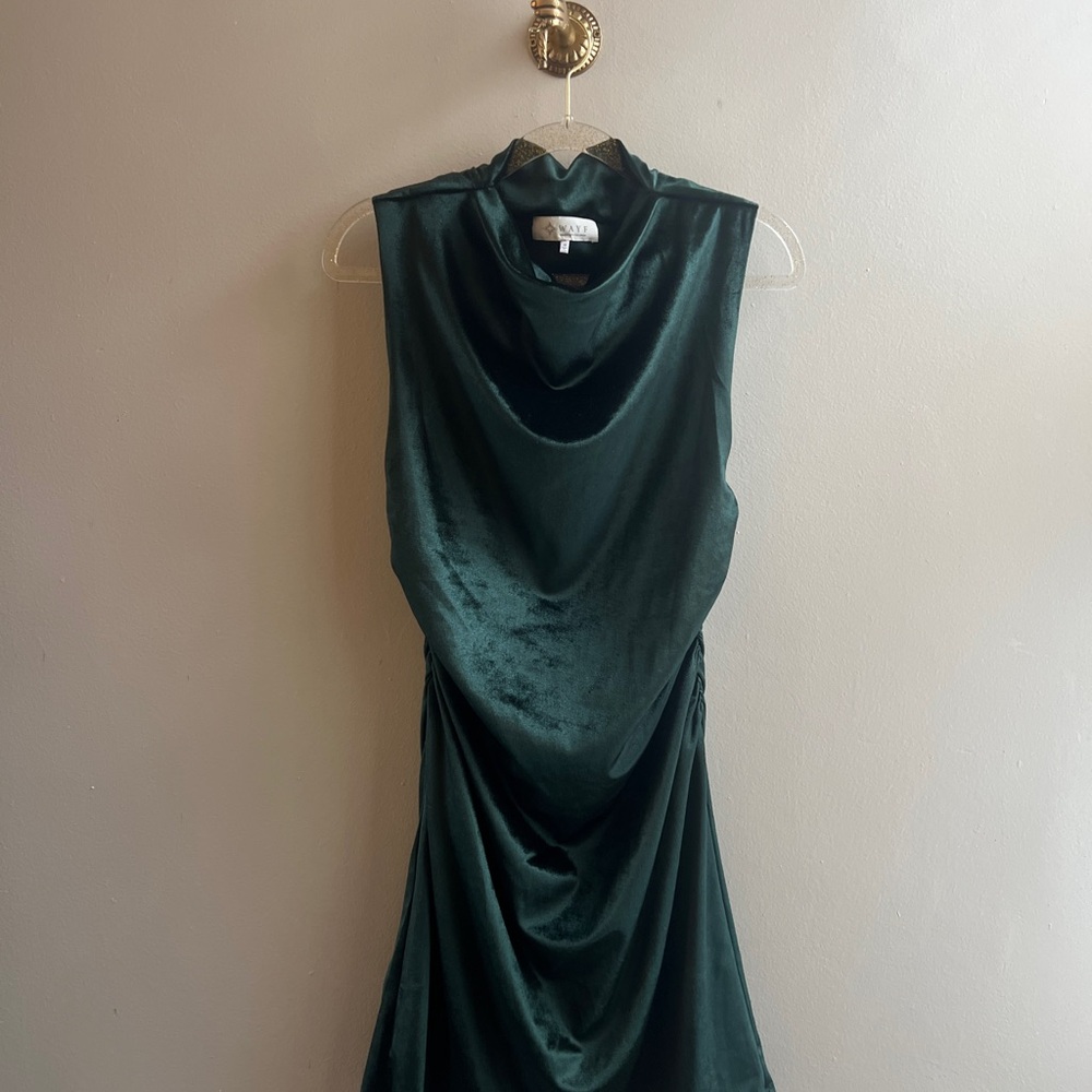Elegant Green Sleeveless Dress